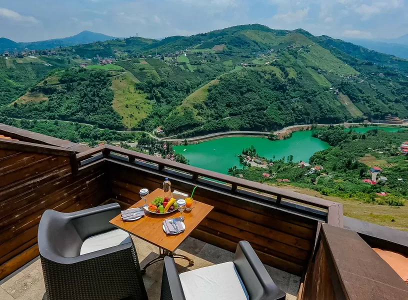 King-Suite-Sera-Lake-Resort-Hotel-24